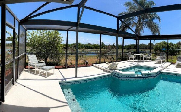 Villa 5 bedrooms, with pool