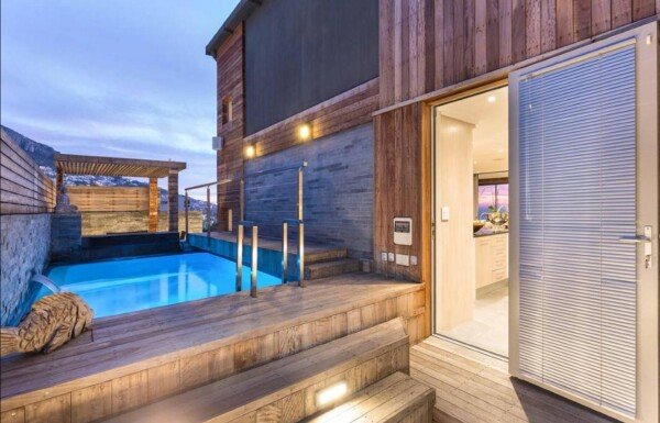 Vila 4 quartos, com piscina
