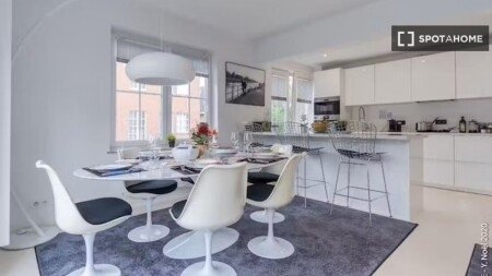 Room 2 guests, with air conditioning