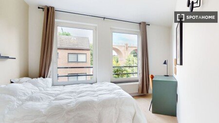 Room 20 guests, with air conditioning