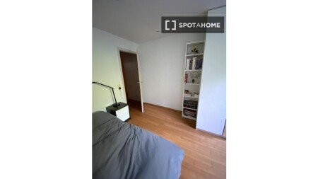 Room 2 guests, with air conditioning