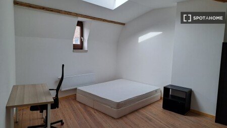 Room 8 guests, with wifi