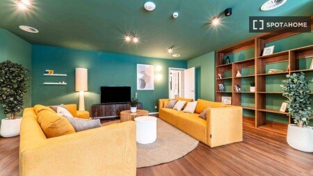 Room 18 guests, with air conditioning