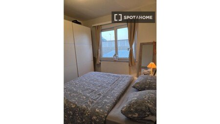 Room 2 guests, with air conditioning
