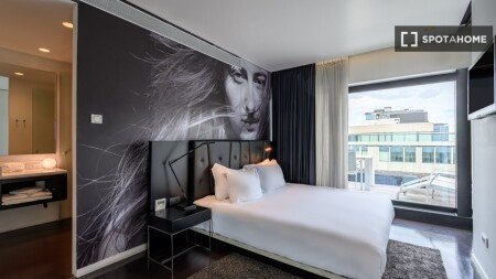 Apartment with air conditioning