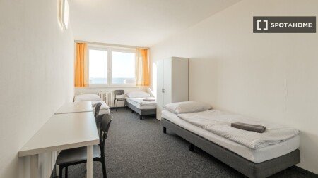Chambre 4 voyageurs, avec wifi