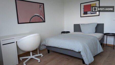 Room 8 guests, with air conditioning