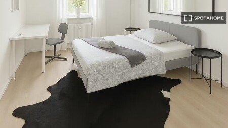 Room 8 guests, with air conditioning