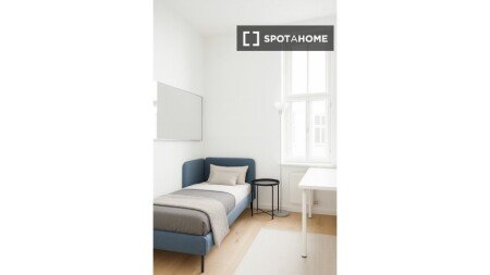 Room 10 guests, with air conditioning