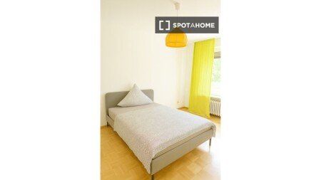 Room 14 guests, with air conditioning