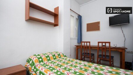 Habitación 30 huéspedes, con aire acondicionado