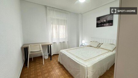 Room 8 guests, with wifi