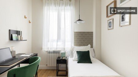 Chambre 12 voyageurs, avec wifi