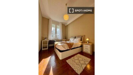 Room 10 guests, with air conditioning