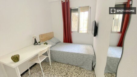 Habitación 8 huéspedes, con aire acondicionado