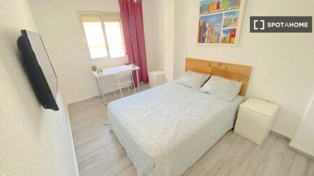 Habitación 8 huéspedes, con aire acondicionado