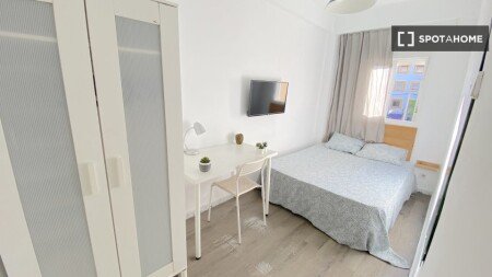 Habitación 8 huéspedes, con aire acondicionado
