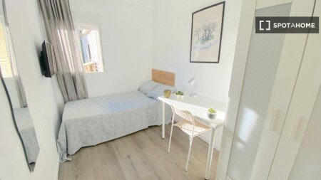 Chambre 8 voyageurs, avec climatisation