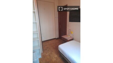 Room 2 guests, with air conditioning