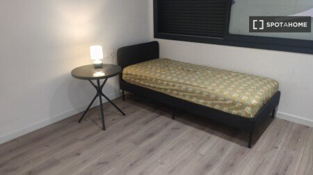 Room 2 guests, with air conditioning
