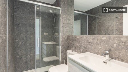 Habitación 12 huéspedes, con aire acondicionado
