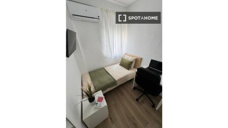Habitación 4 huéspedes, con aire acondicionado