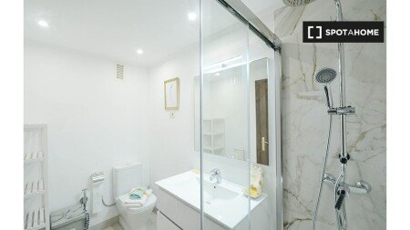 Habitación 8 huéspedes, con aire acondicionado