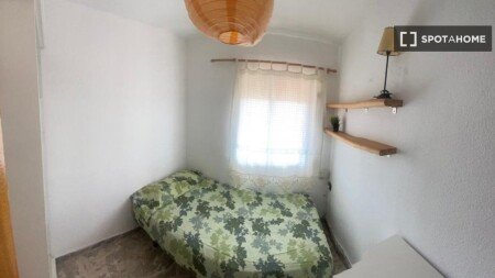 Room 6 guests, with air conditioning