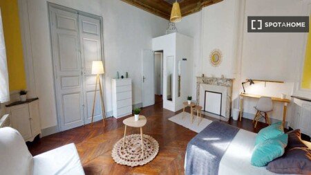 Chambre 8 voyageurs, avec wifi