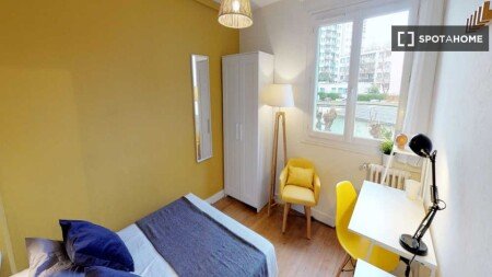 Room 8 guests, with wifi