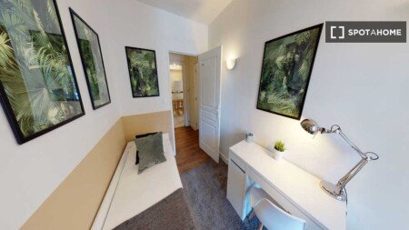 Room 18 guests, with wifi