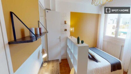 Room 6 guests, with wifi