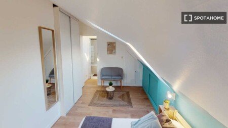 Room 8 guests, with wifi