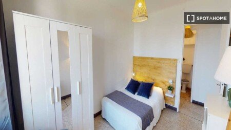 Chambre 8 voyageurs, avec wifi