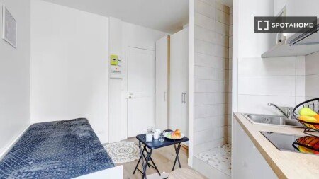 Apartment with air conditioning
