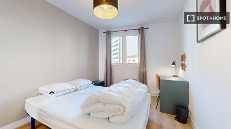 Room 6 guests, with air conditioning