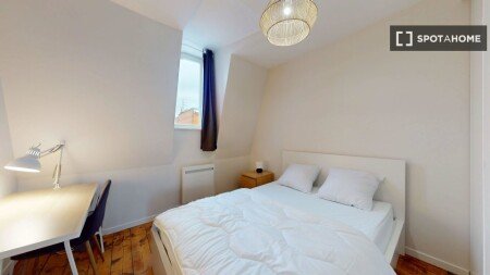 Chambre 12 voyageurs, avec climatisation
