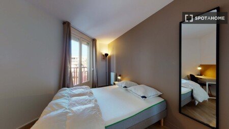 Chambre 16 voyageurs, avec climatisation