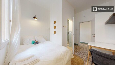 Habitación 36 huéspedes, con aire acondicionado