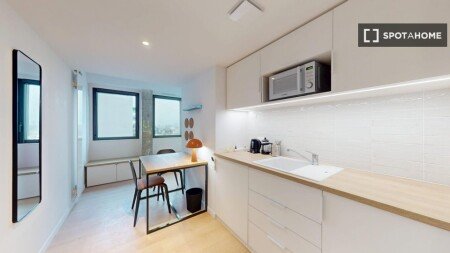 Habitación 24 huéspedes, con aire acondicionado