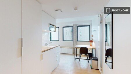Habitación 24 huéspedes, con aire acondicionado