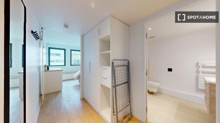 Habitación 24 huéspedes, con aire acondicionado