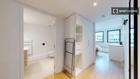 Habitación 24 huéspedes, con aire acondicionado