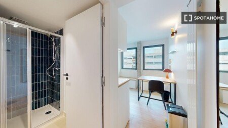 Habitación 24 huéspedes, con aire acondicionado