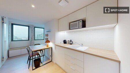 Habitación 24 huéspedes, con aire acondicionado