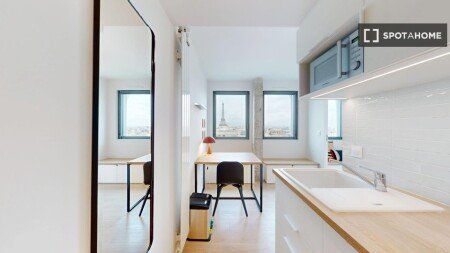 Habitación 24 huéspedes, con aire acondicionado