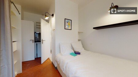 Habitación 36 huéspedes, con aire acondicionado