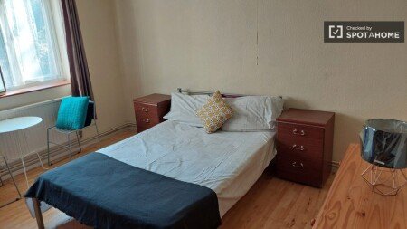 Chambre 8 voyageurs, avec wifi