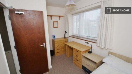 Room 8 guests, with air conditioning