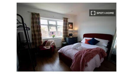 Room 4 guests, with wifi